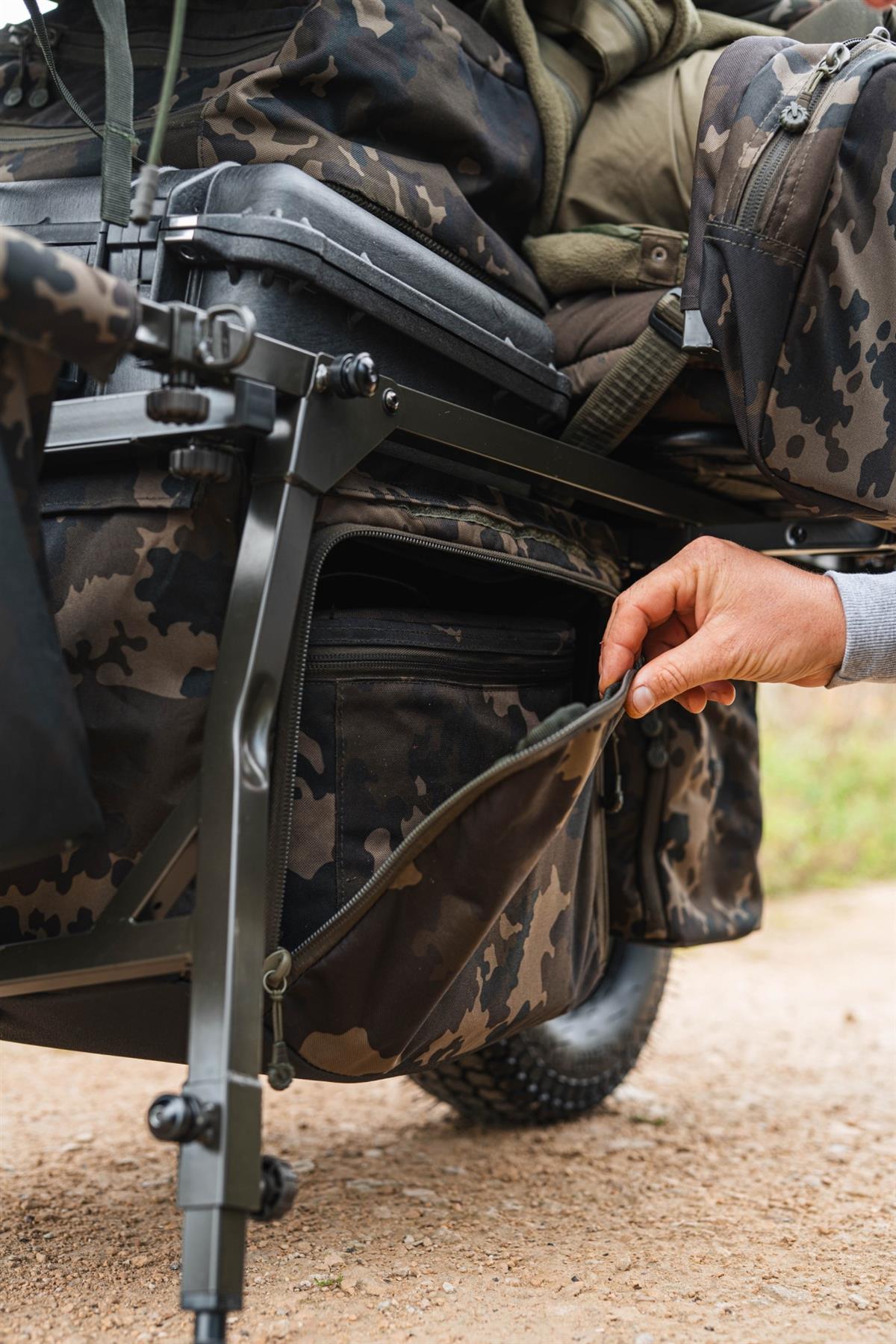 Carp Porter Roamer Dark Kamo