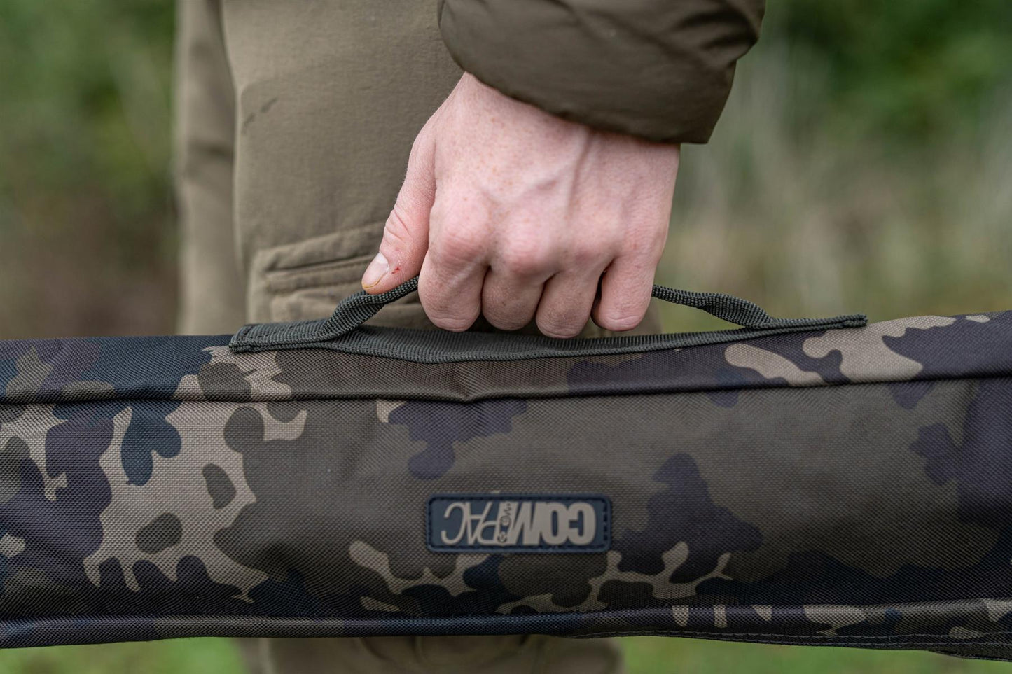 Korda Compac Storm Pole Sleeve Dark Kamo