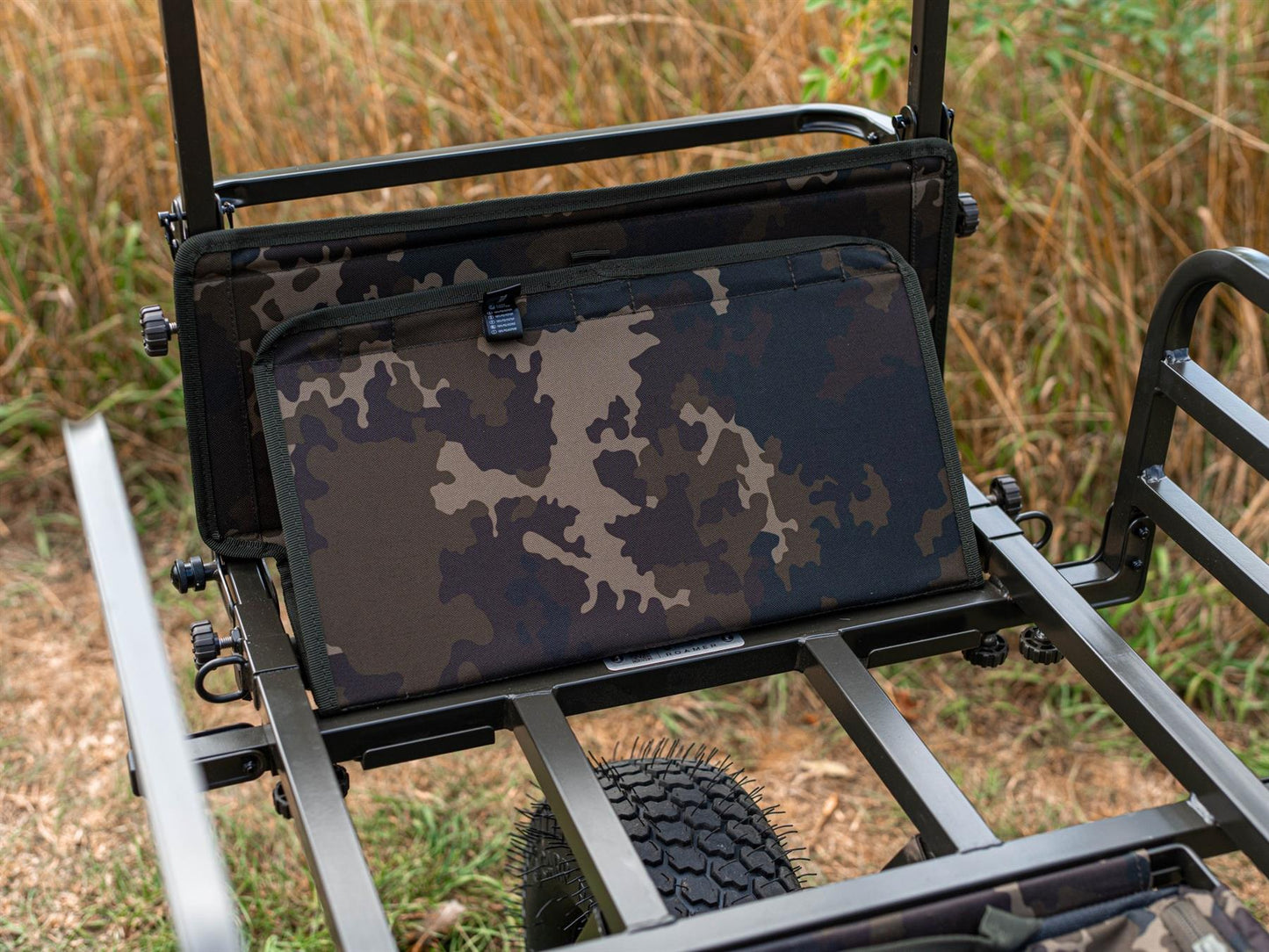 Carp Porter Large Base Board Dark Kamo