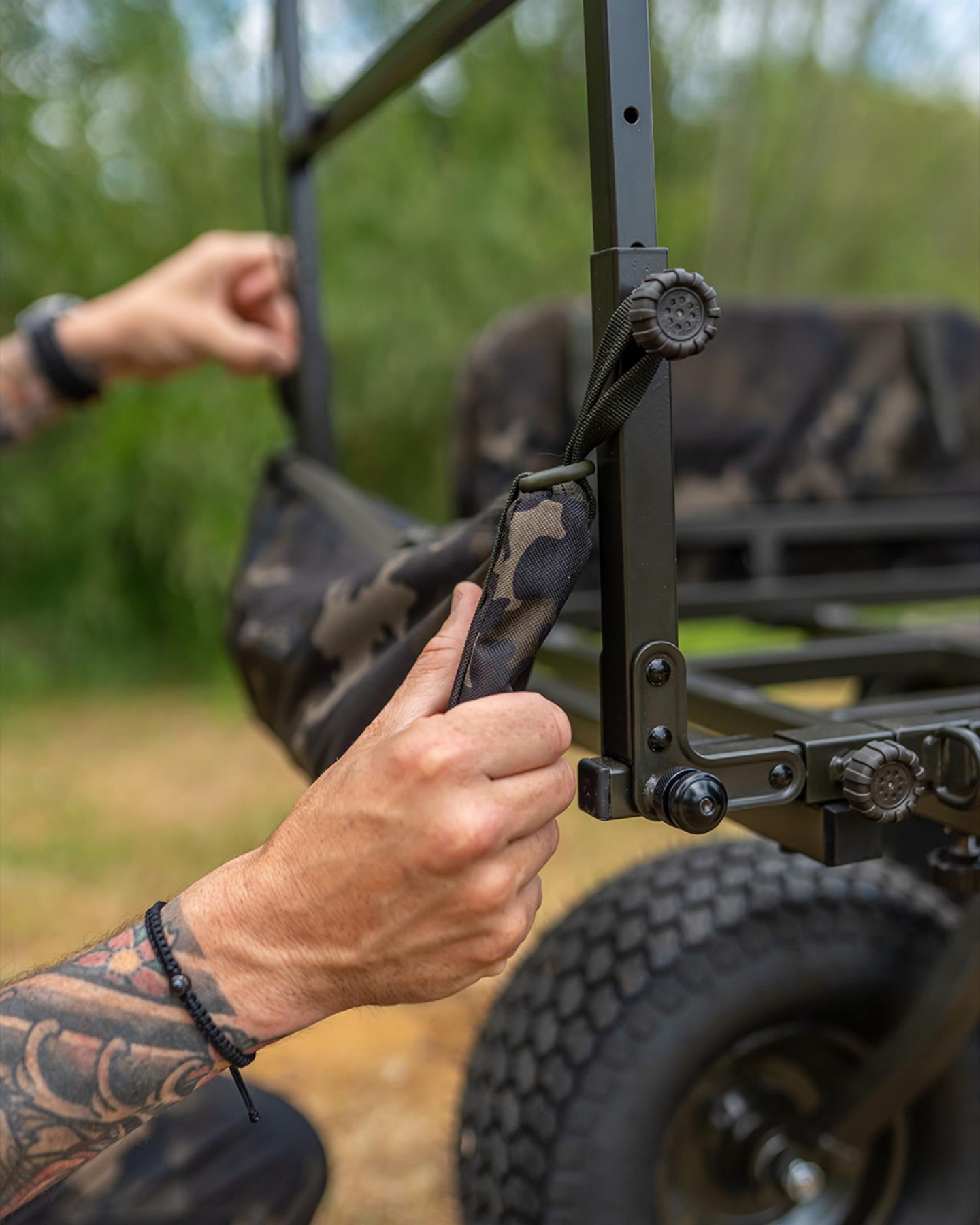 Carp Porter Basic Front Bank Stick Bag Dark Kamo