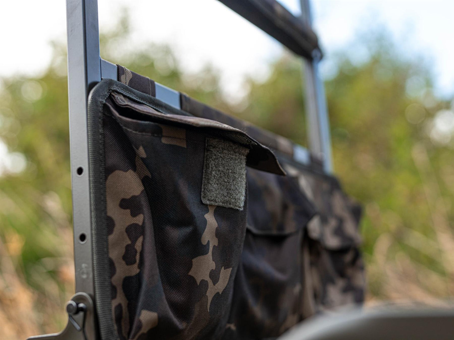 Carp Porter H Frame Multi Pocket Dark Kamo
