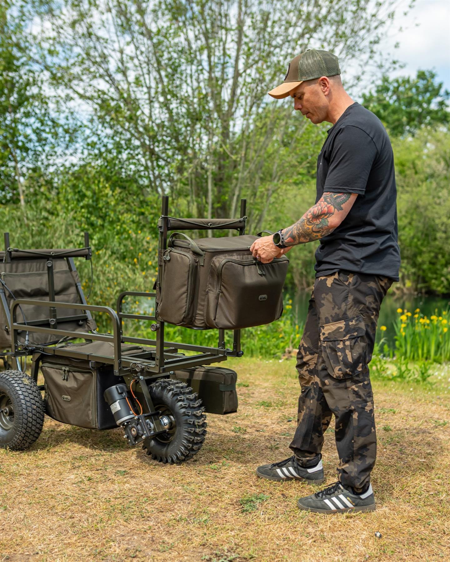 Carp Porter Large Front Barrow Bag Green