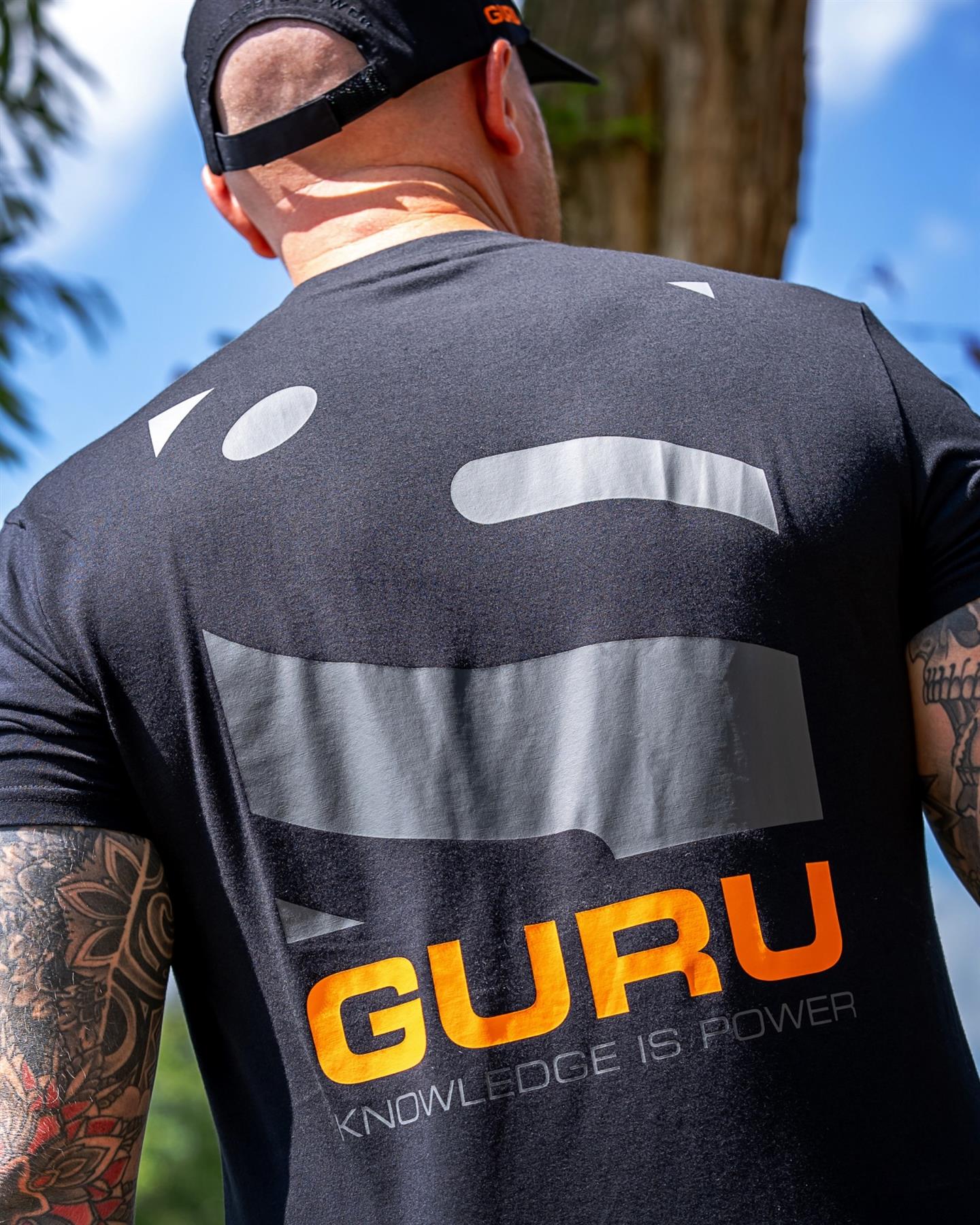 Guru Magnify Tee Black