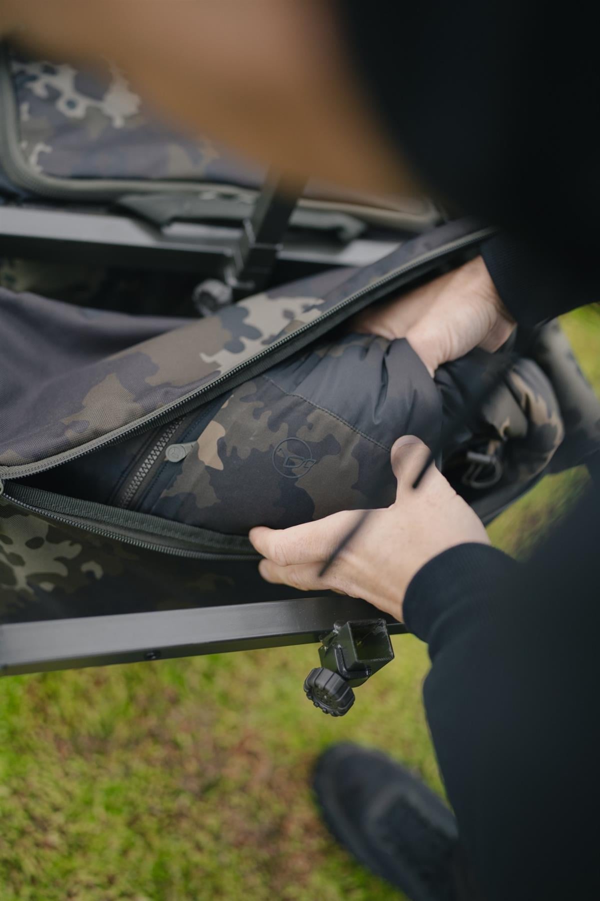 Korda Insulated Hooded Jacket Dark Kamo