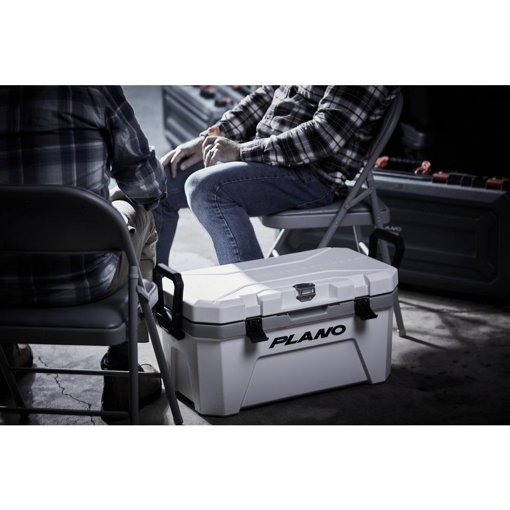 Plano Frost 32QT Cooler