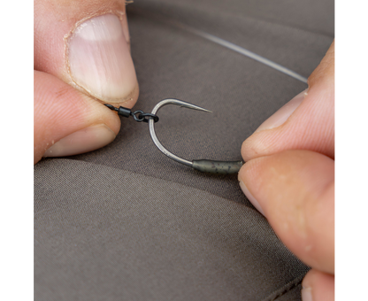 Avid Outline Mirco Ringed Hookbait Swivel - Size 19
