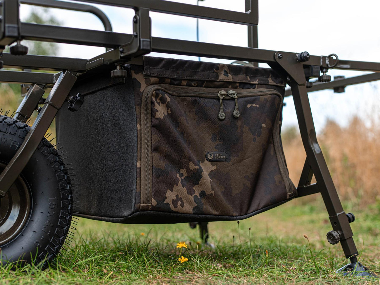 Carp Porter Standard Drop-In Barrow Bag Dark Kamo