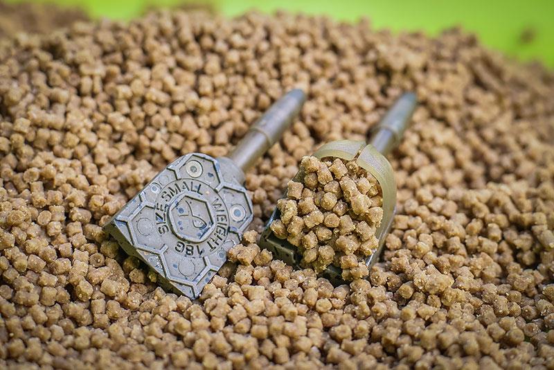Fox Matrix Interchanged Pellet Feeder Small 18g
